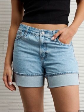 Light Wash Denim Roll-Hem Women’s Shorts